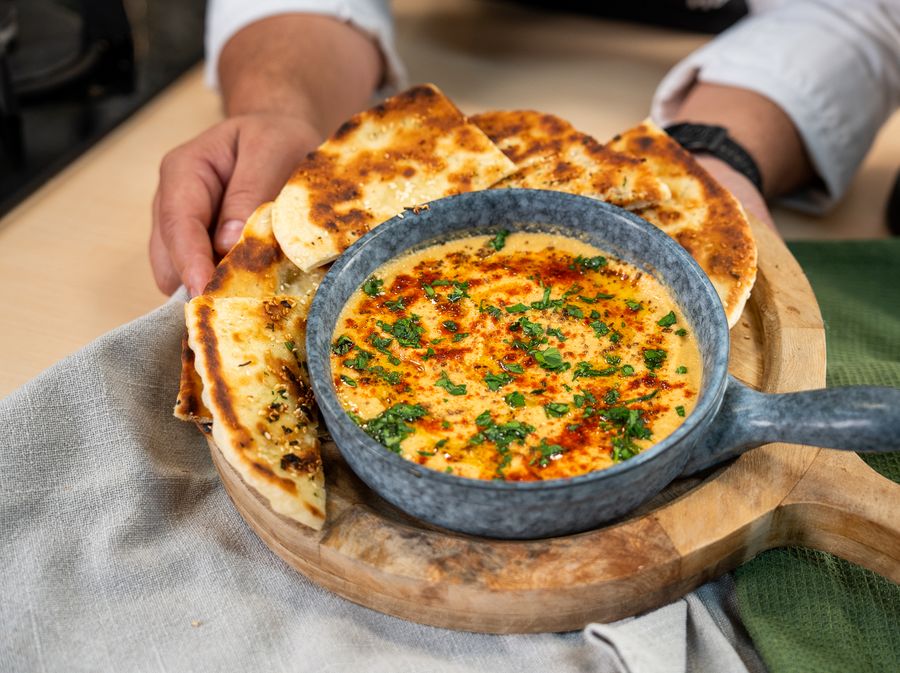 Humus i fleatbread chefa Marija Mihelja
