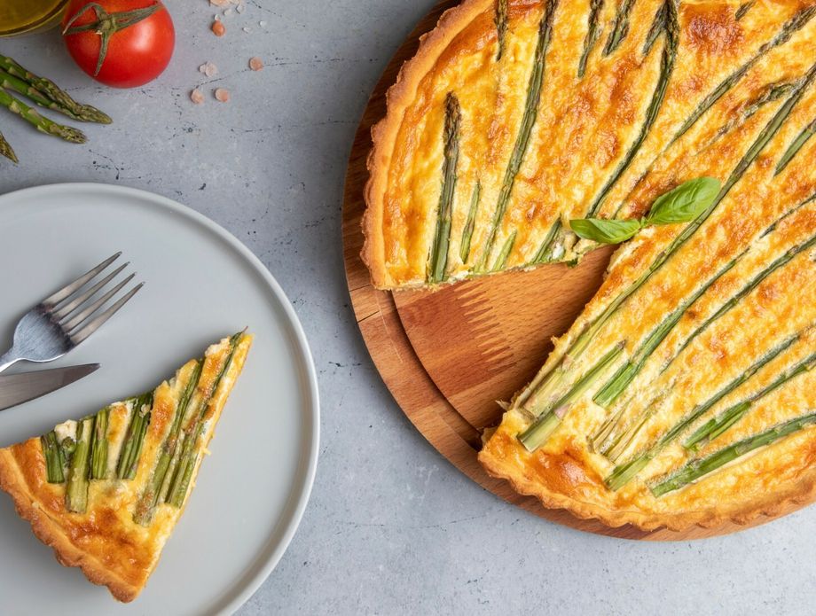 Veganski proljetni quiche sa šparogama