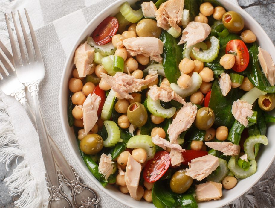 Salata od tune i slanutka