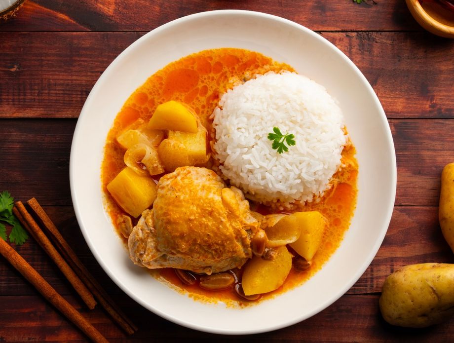Riža kuhana u kokosovom mlijeku bit će sjajan dodatak uz curryje