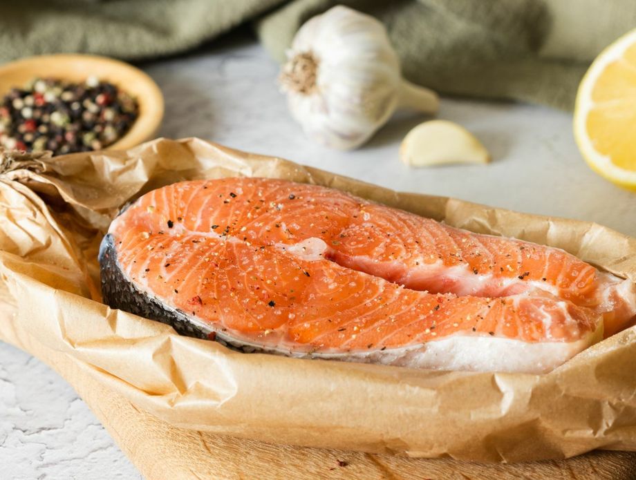 Paketić s lososom i kremastim porilukom