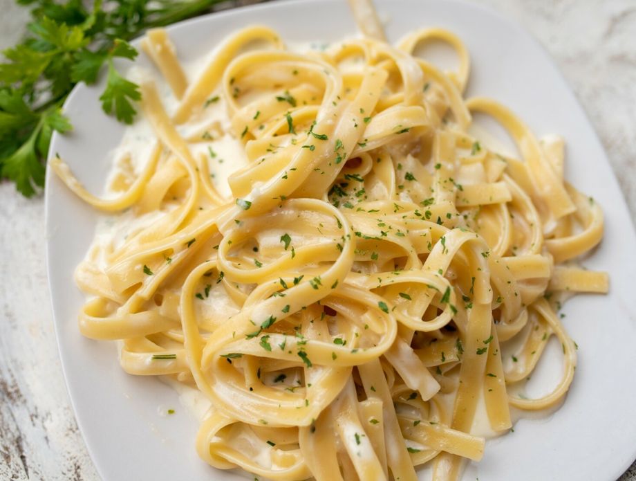 Tjestenina u bijelom umaku