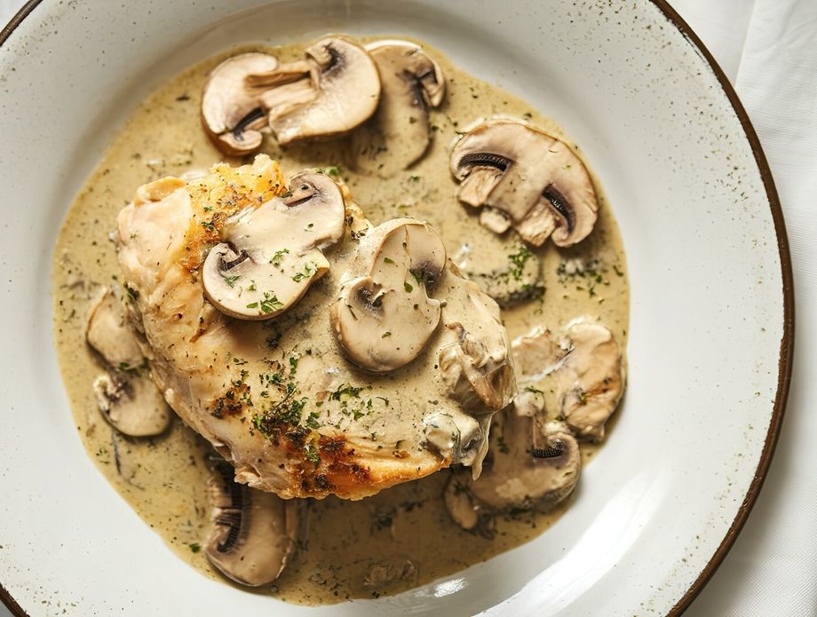 Piletina i gljive u finom umaku