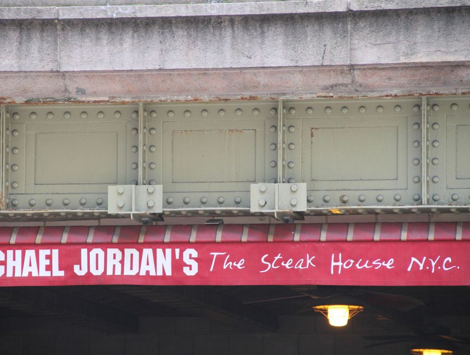Michael Jordan\'s Steak House