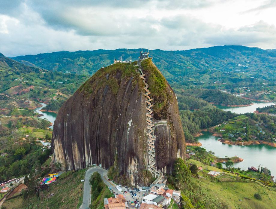 Stijena El Peñón de Guatapé u Kolumbiji - 2