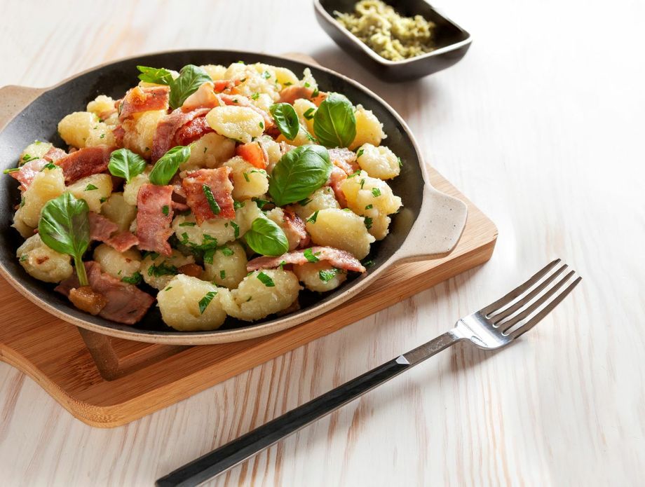 Njoki s piletinom i slaninom