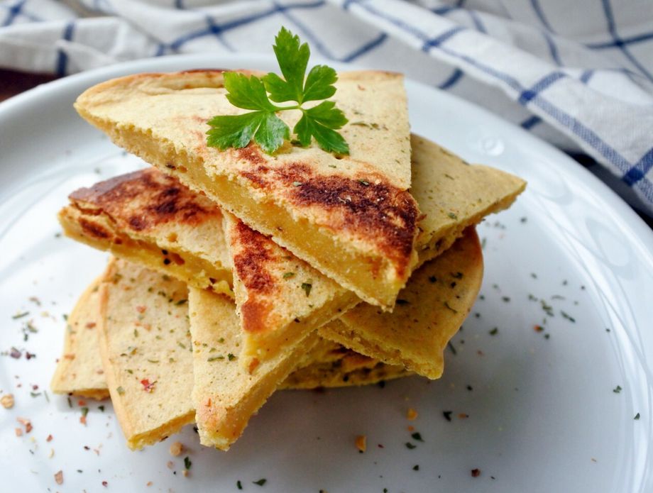 Talijanska pogača farinata od brašna slanutka