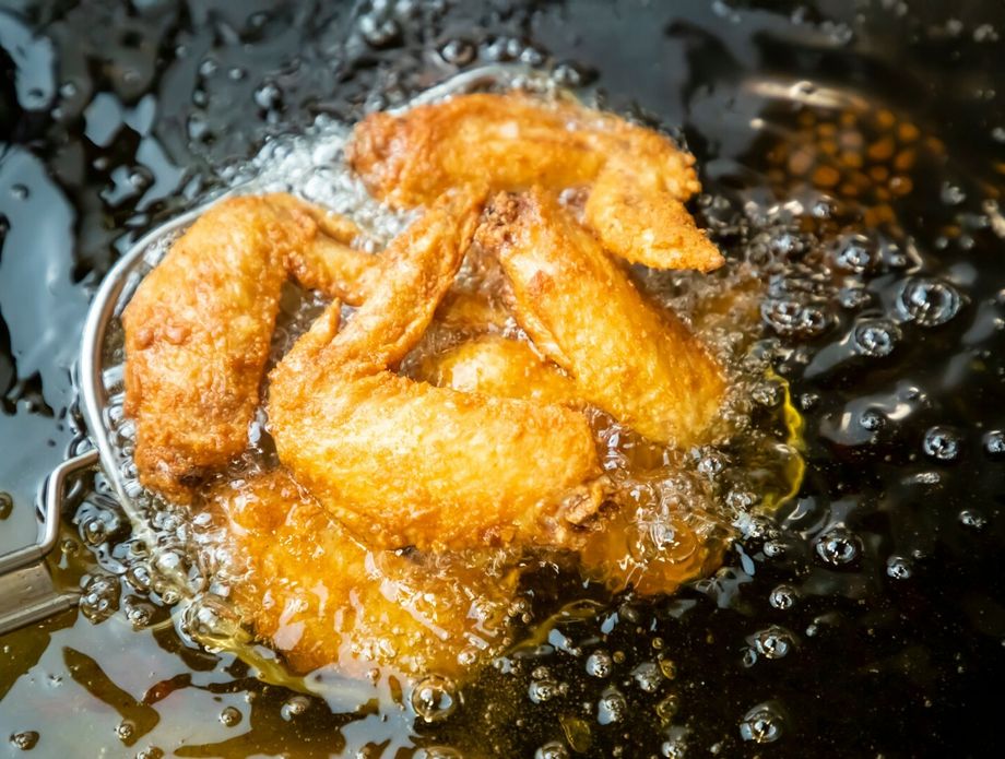 Hrana pržena u dubokom ulju ne bi trebala biti pretjerano masna ako se radi na pravi način