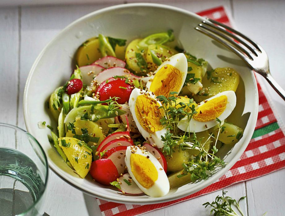 Krumpirova salata s kuhanim jajima
