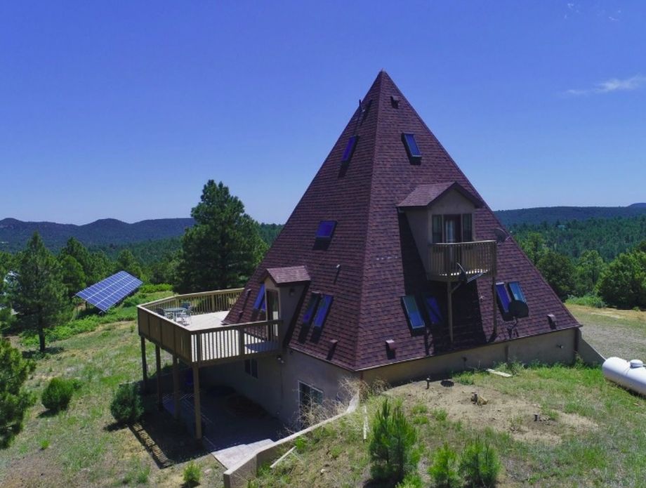 Kuća u obliku piramide s tajnim bunkerom, Colorado, SAD - 1