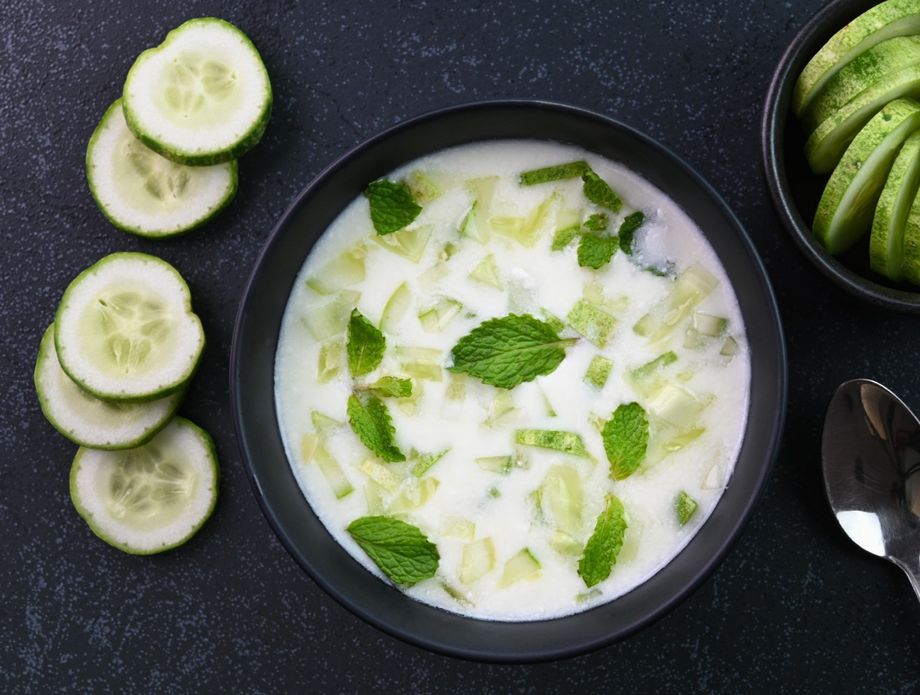 Raita s krastavcima i mentom