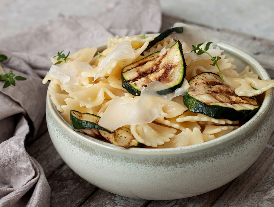 Carbonara s grilanim tikvicama i pecorinom