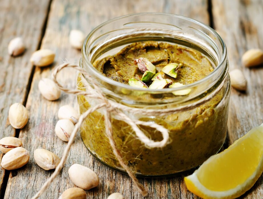 Pesto od mente i pistacija