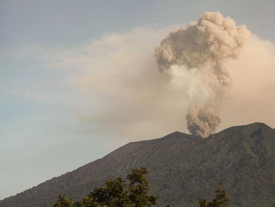 Iz vulkana Marapi u Indoneziji mjesecima se već dimi - 3