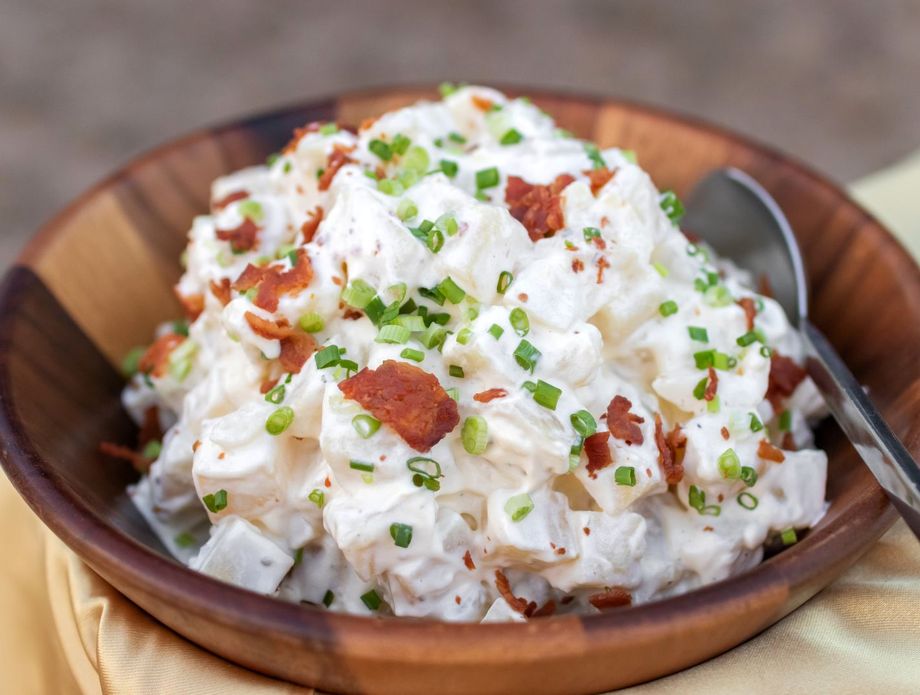 Krumpir-salata u kremastom umaku