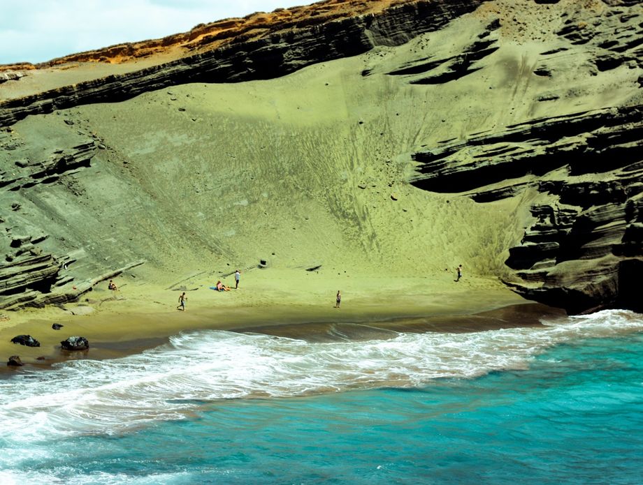 Nestvarno lijepa zelena plaža na Havajima