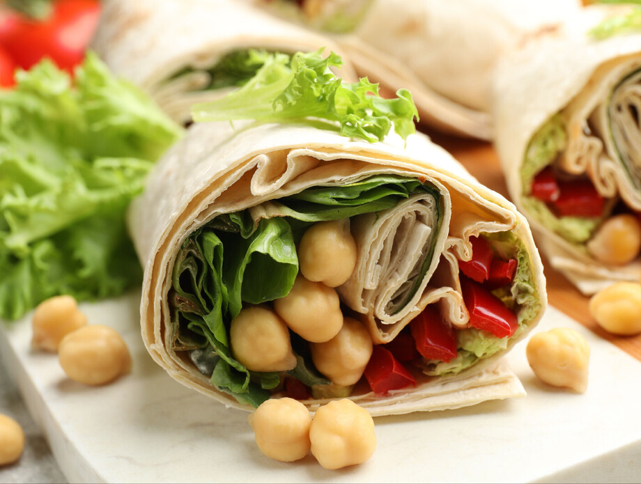 Tortilja punjena slanutkom i povrćem