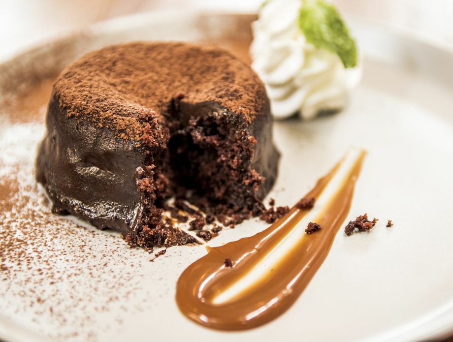 Čokoladni lava kolači s kikiriki maslacem