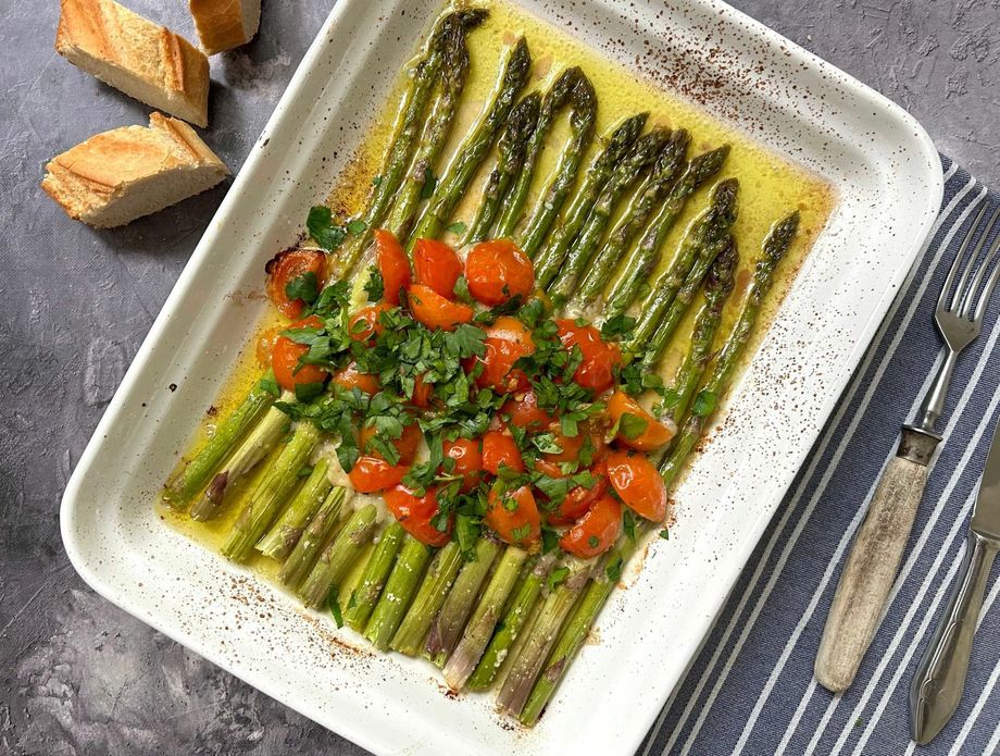 Pečene šparoge s rajčicama