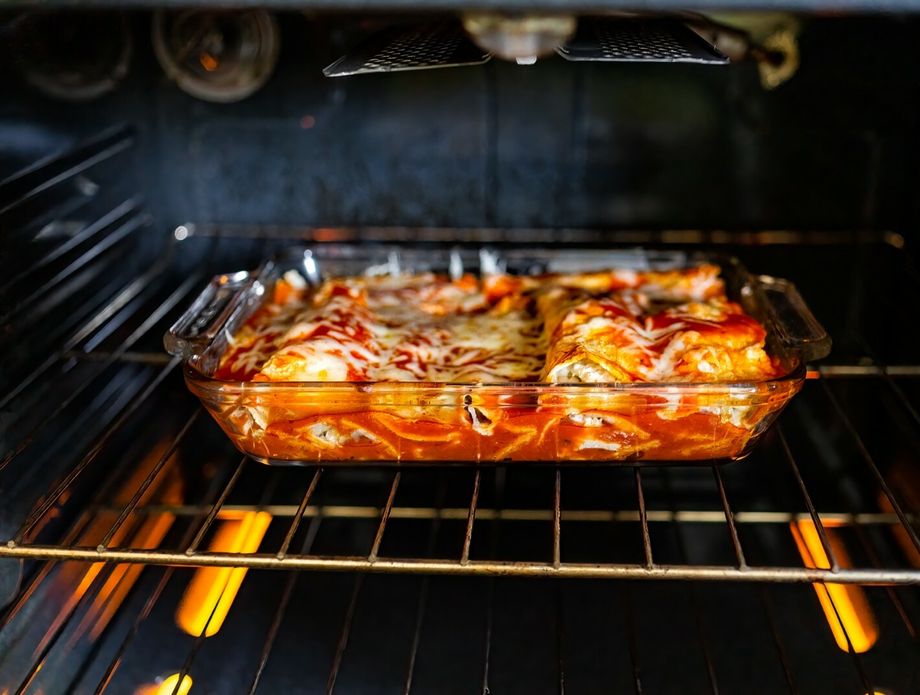 Pripazite kada stavljate staklenu vatrostalnu posudu u pećnicu