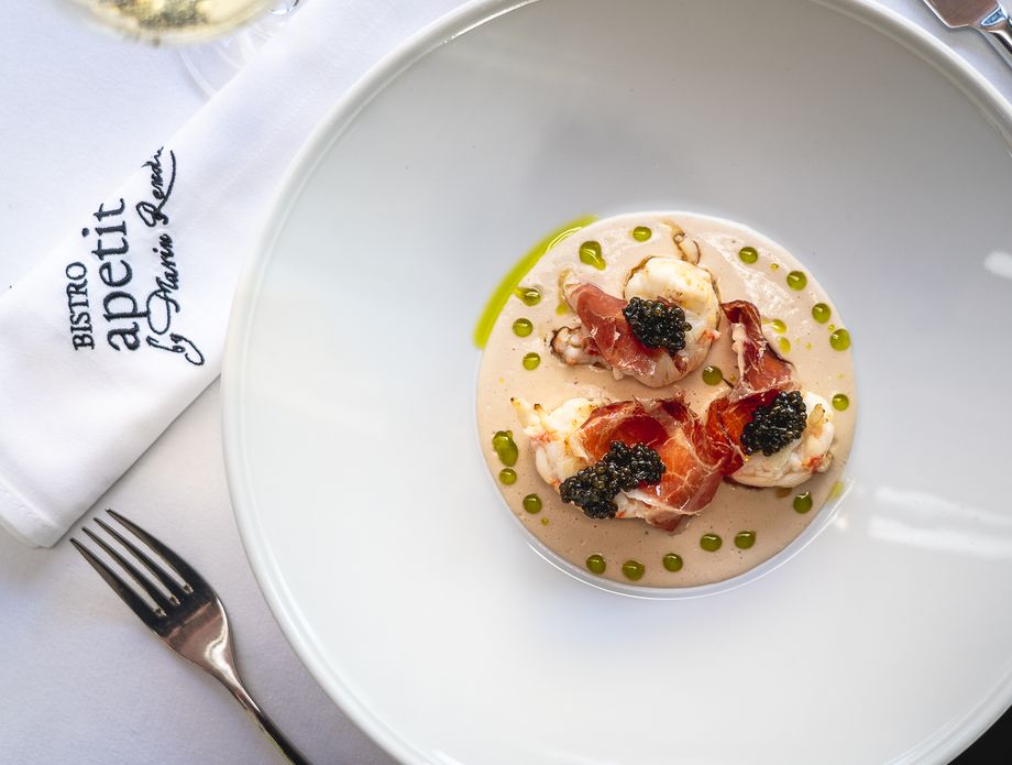 Kvarnerski škamp na pjeni od badema i maslinovog ulja i ulja peršina s pršutom i kavijarom - Bistro Apetit by Marin Rendić