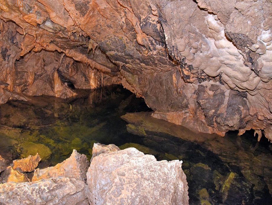 Špilja Vrelo