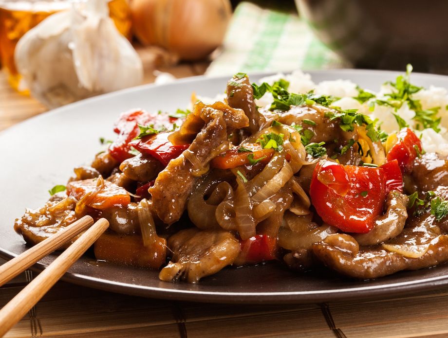 Pečena svinjetina u umaku na bazi meda