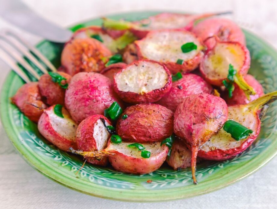 Recept za salatu od rotkvica i mladog luka