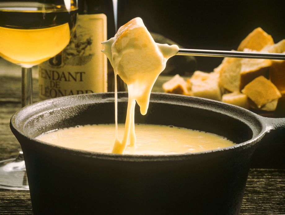 Rastopljeni sir odnosno fondue od kojeg brzo rastu zazubice