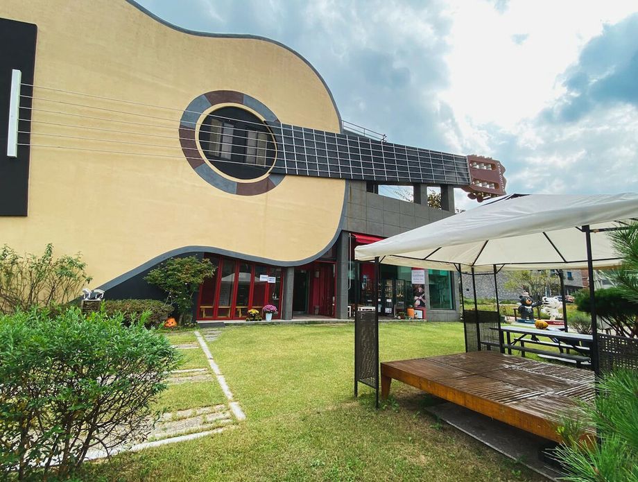 Zgrada u obliku gitare u Južnoj Koreji koja se iznajmljuje na Airbnb-u - 1