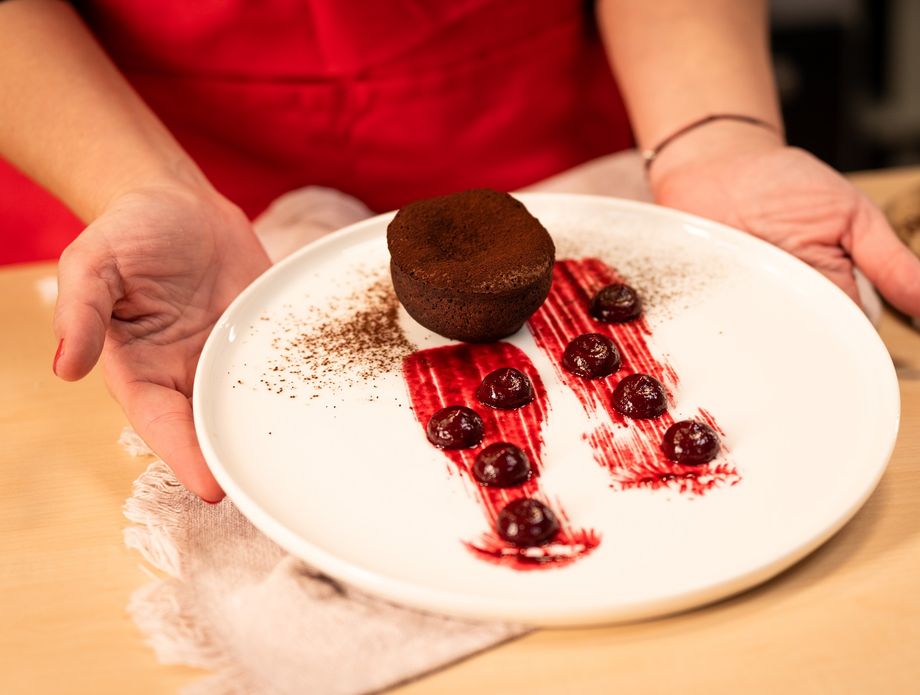 Maja Šabić: Lava cake s coulisom i gelom od šumskog voća - 13