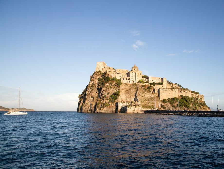 Aragonski dvorac u Napuljskom zaljevu - 3