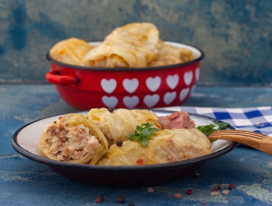 Testirajte smjesu na bazi mljevenog mesa prije nego što je stavite u listove kiselog kupusa