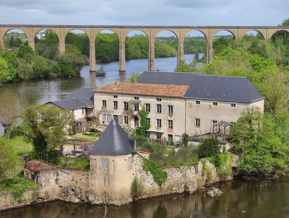 Dvorac u Francuskoj na prodaju - 5
