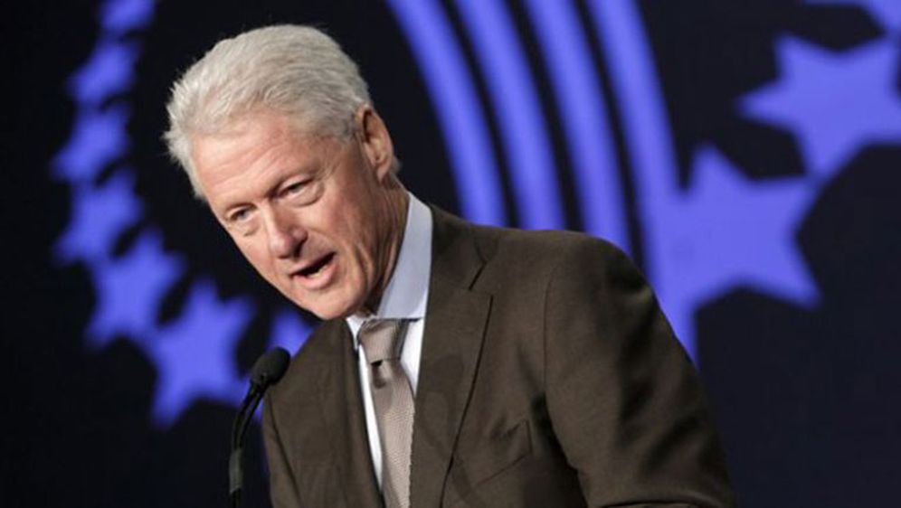 Bivši američki predsjednik Bill Clinton od sada službeno na Twitteru