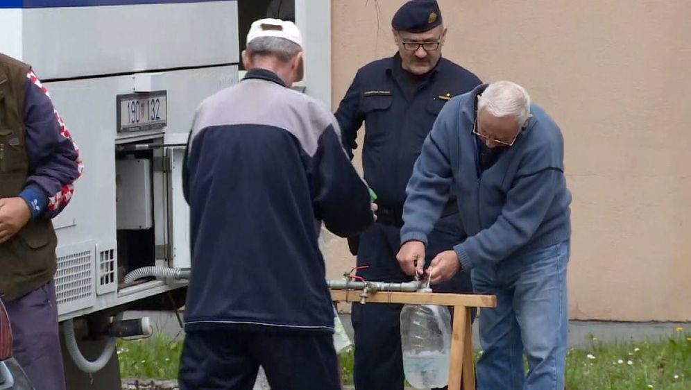 Građani Slavonskog Broda još uvijek nemaju pitke vode (Foto: Dnevnik.hr) - 1