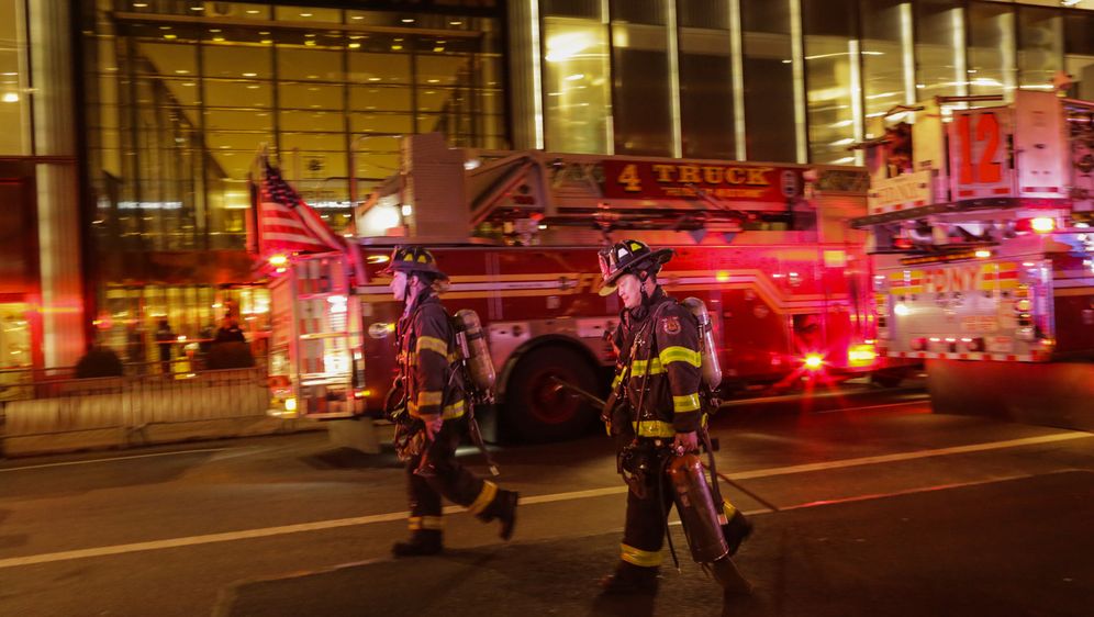 Požar u Trump Toweru (Foto: AFP)