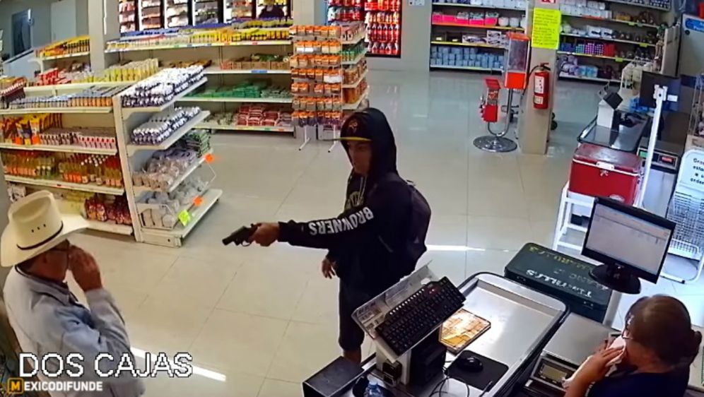 Pljačka u mesnici završila je privođenjem razbojnika (FOTO: YouTube/Screenshot)