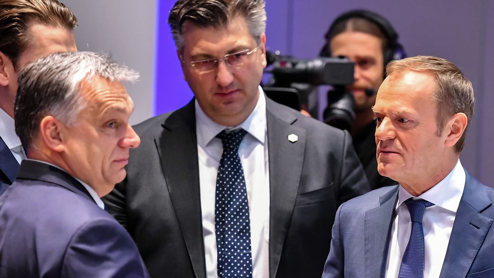 Viktor Orban, Andrej Plenković i Donald Tusk na summitu u Bruxellesu (Foto: Arhiva/AFP)