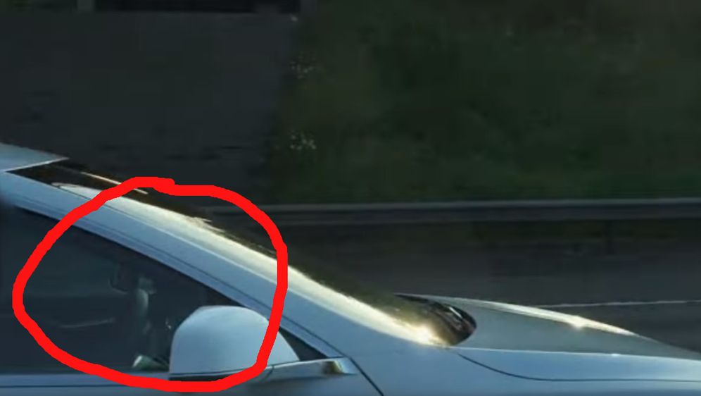 Nema vozača! (Foto: YouTube)