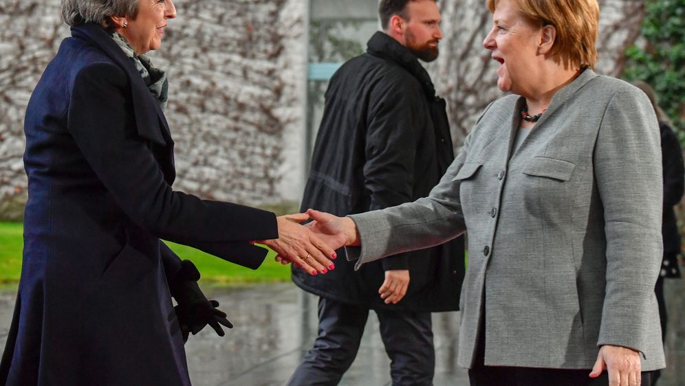 Theresa May i Angela Merkel (Foto: AFP)
