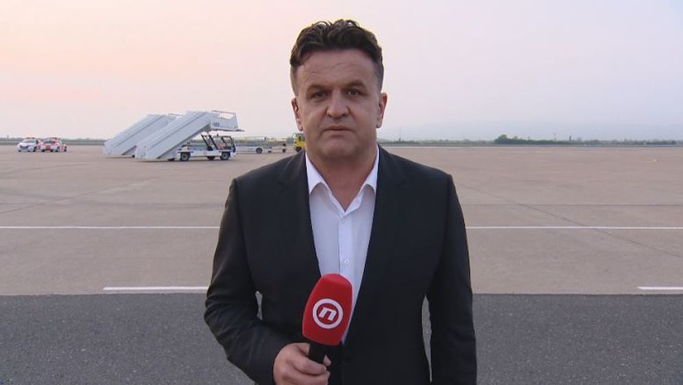 Andrija Jarak na zračnoj luci gdje se očekuje kineski premijer (Dnevnik.hr)