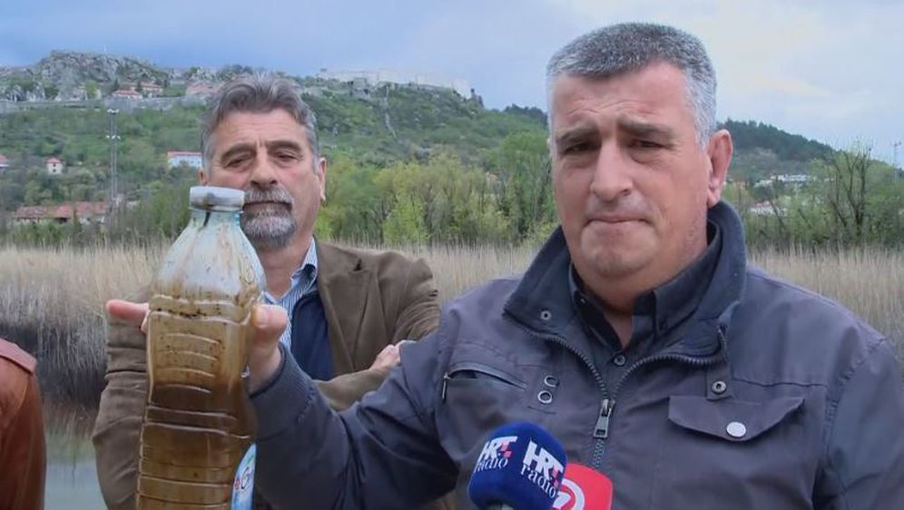 Miro Bulj upozorio na zagađenje rijeke Orašnice (Foto: Dnevnik.hr) - 2