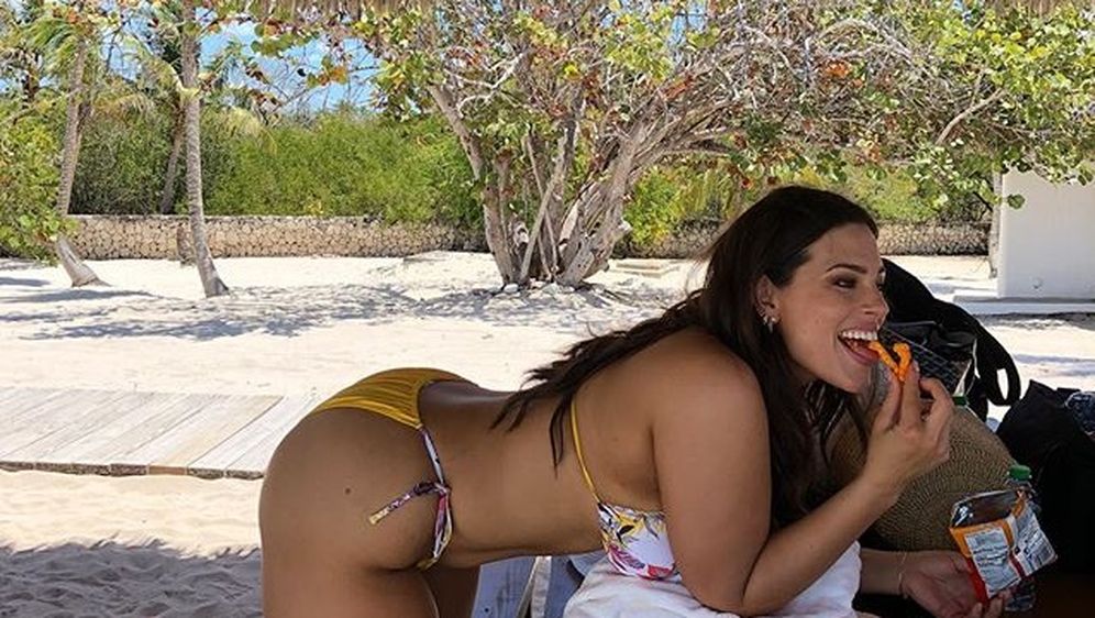 Ashley Graham u minijaturnom badiću (Foto: Instagram)