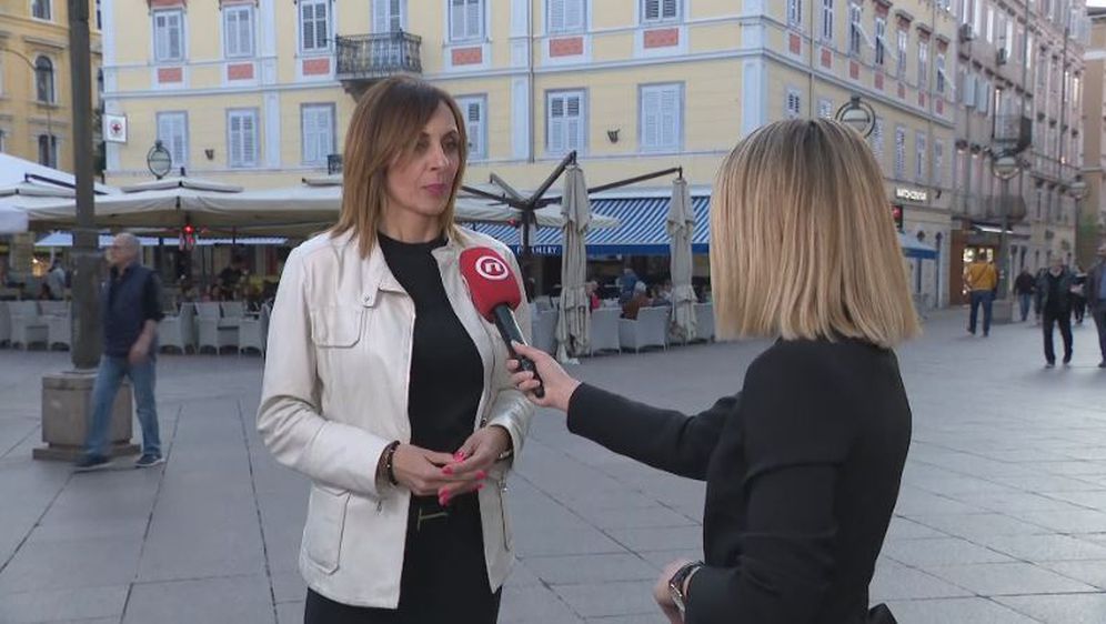 Marija Vukelić, voditeljica službe Turističke inspekcije, i Katarina Jusić (Foto: Dnevnik.hr)