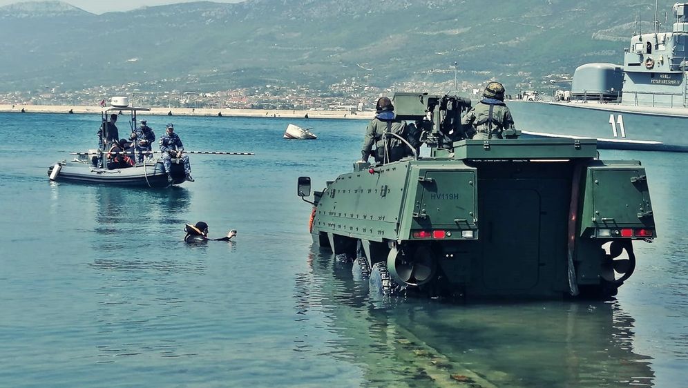 Vojna vježba bojnih vozila Patria u Splitu (Foto: OJI HRM) - 1