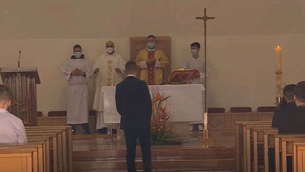 Pandemija bukti, u Dalmaciji krizme i pričesti - 5