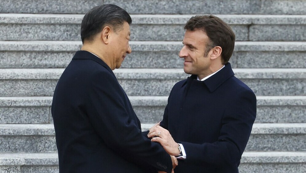 Emannuel Macron u Kini