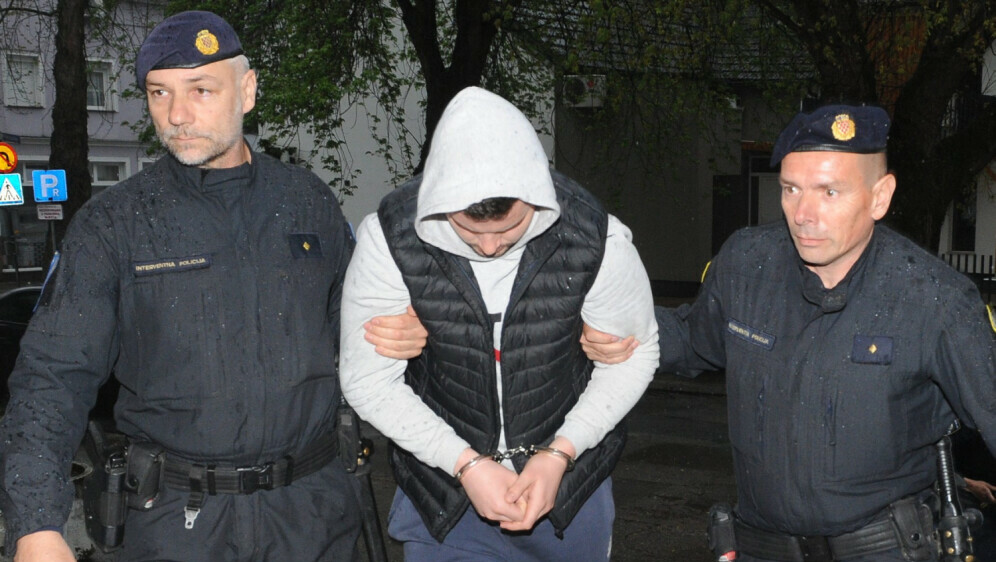 Privođenje mladića osumnjičenog zbog smrti hrvatskog vojnika