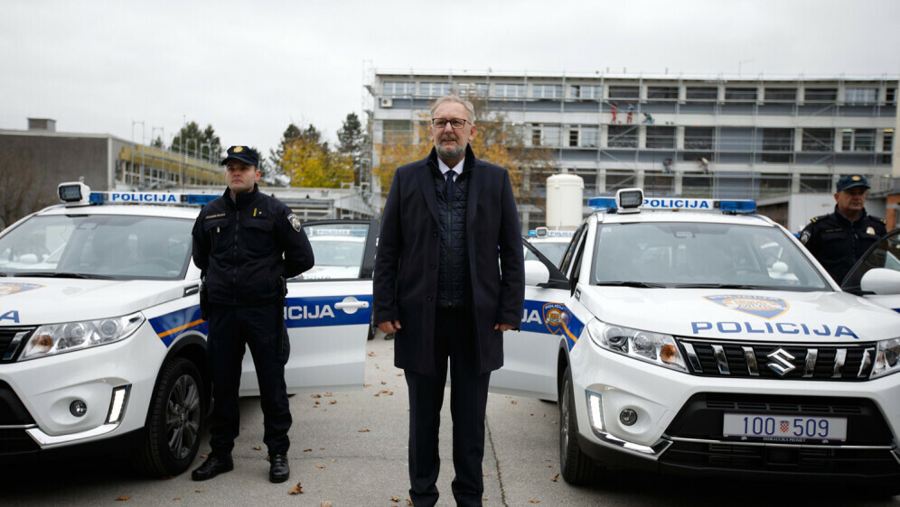 Davor Božinović s policajcima